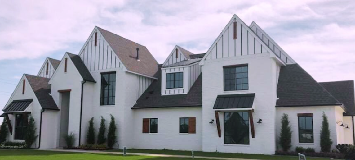 Brick home exterior in Oklahoma City built with Trinity Brick materials